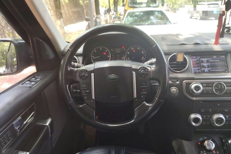 Used Land Rover Discovery 2012 3.0 SDV6 HSE Diesel Version Steering Wheel