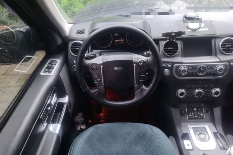 Used Land Rover Discovery 2012 3.0 SDV6 HSE Diesel Version Steering Wheel