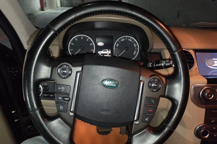 Used Land Rover Discovery 2012 5.0 V8 SE Steering Wheel
