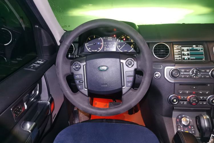 Used Land Rover Discovery 2012 3.0 SDV6 HSE Diesel Version Steering Wheel
