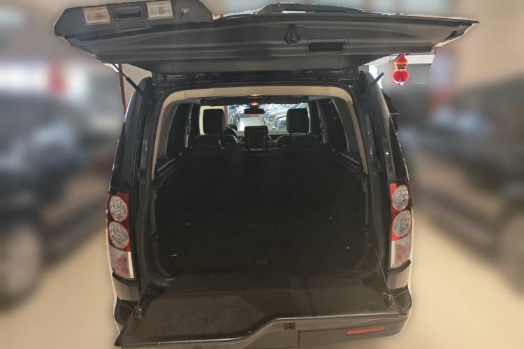 Used Land Rover Discovery 2012 5.0 V8 SE Trunk