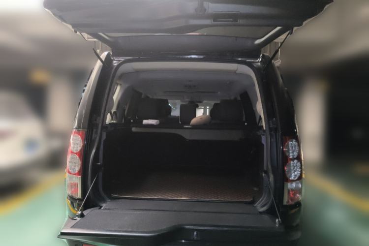 Used Land Rover Discovery 2012 5.0 V8 HSE Trunk