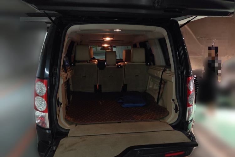 Used Land Rover Discovery 2012 5.0 V8 SE Trunk