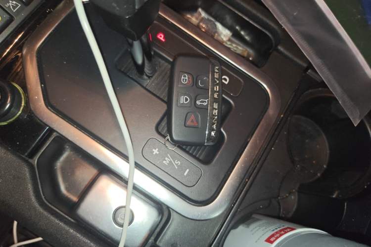 Used Land Rover Discovery 2012 3.0 SDV6 HSE Diesel Version Vehicle Key