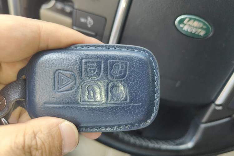 Used Land Rover Discovery 2012 5.0 V8 SE Vehicle Key