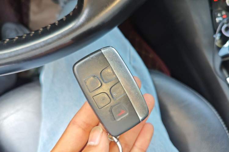 Used Land Rover Discovery 2012 3.0 SDV6 HSE Diesel Version Vehicle Key