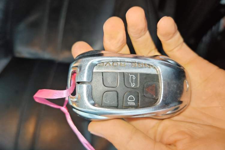 Used Land Rover Discovery 2012 3.0 SDV6 HSE Diesel Version Vehicle Key