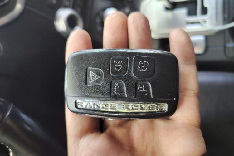 Used Land Rover Discovery 2012 3.0 SDV6 HSE Diesel Version Vehicle Key