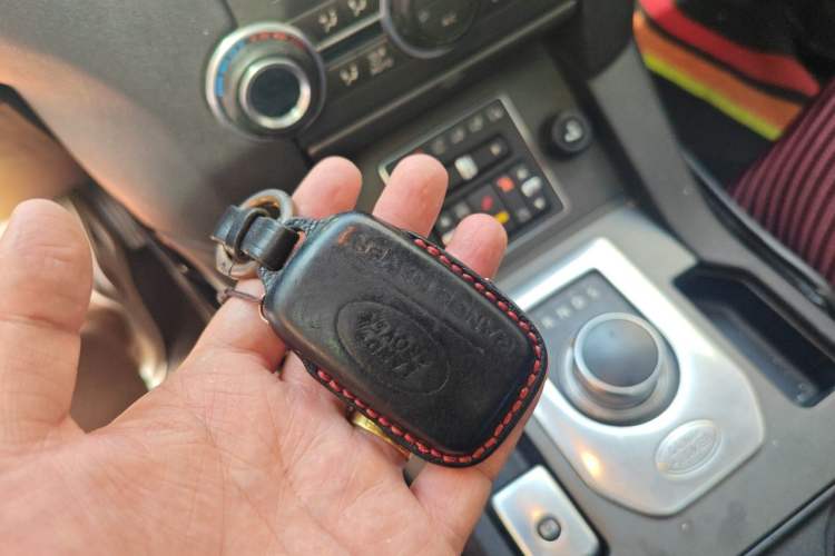 Used Land Rover Discovery 2012 3.0 SDV6 HSE Diesel Version Vehicle Key