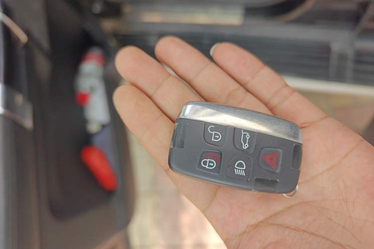 Used Land Rover Discovery 2012 3.0 SDV6 HSE Diesel Version Vehicle Key