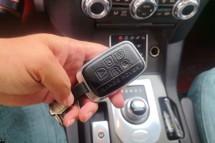 Used Land Rover Discovery 2012 3.0 SDV6 HSE Diesel Version Vehicle Key