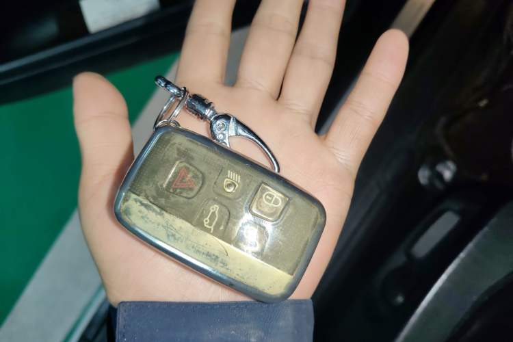 Used Land Rover Discovery 2012 3.0 SDV6 HSE Diesel Version Vehicle Key