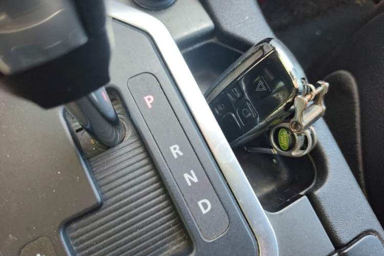 Used Land Rover Discovery 2012 5.0 V8 HSE Vehicle Key
