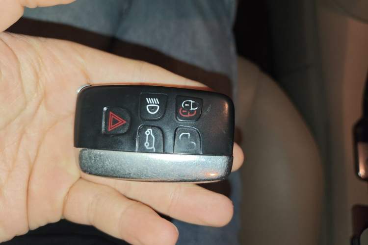 Used Land Rover Discovery 2012 5.0 V8 SE Vehicle Key