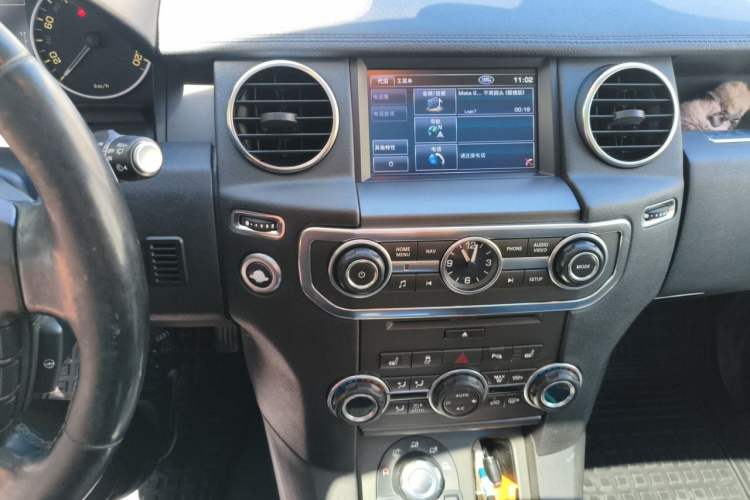 Used Land Rover Discovery 2012 5.0 V8 HSE Audio And AC Panel
