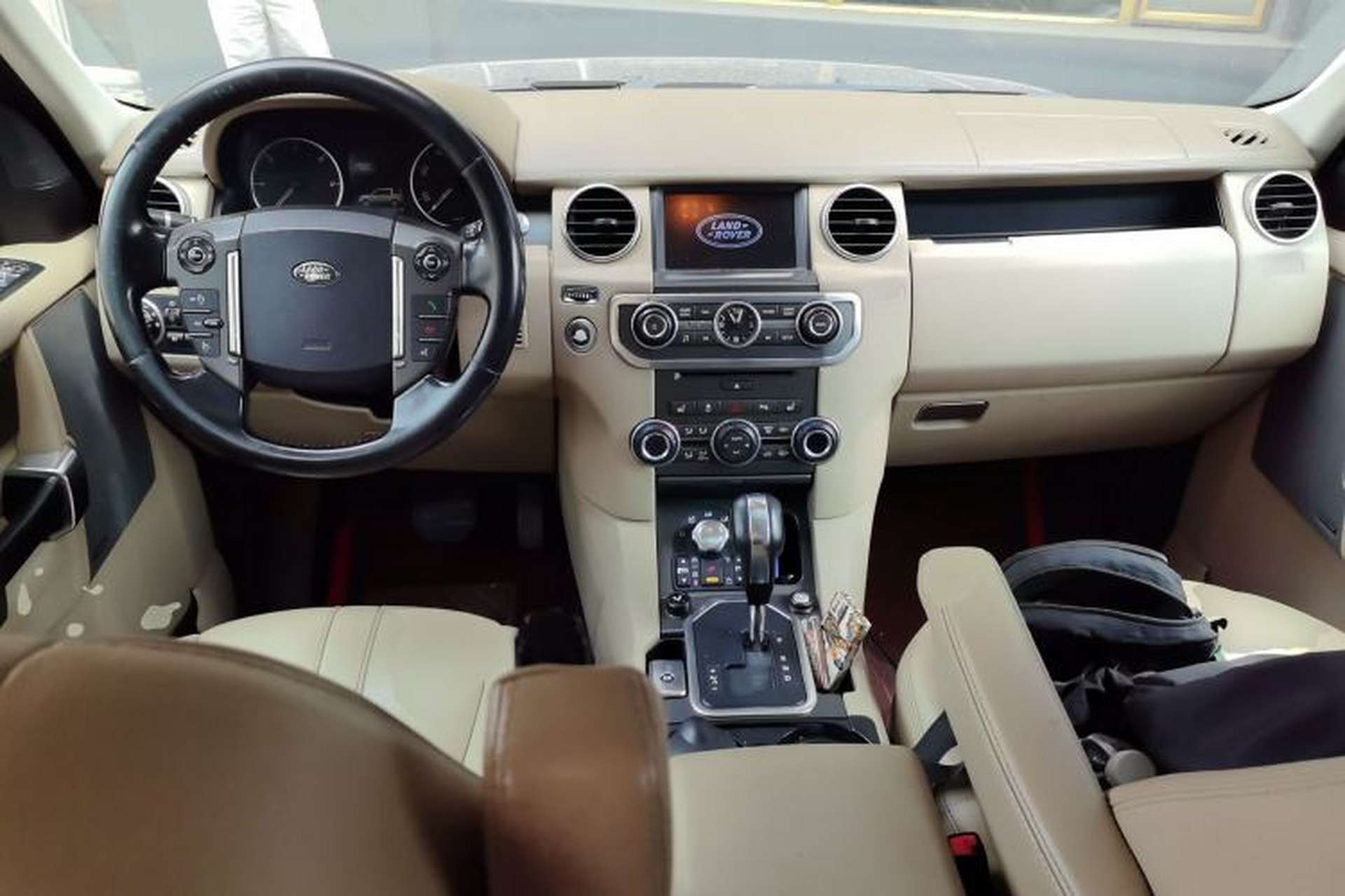 Used Land Rover Discovery  Center Console