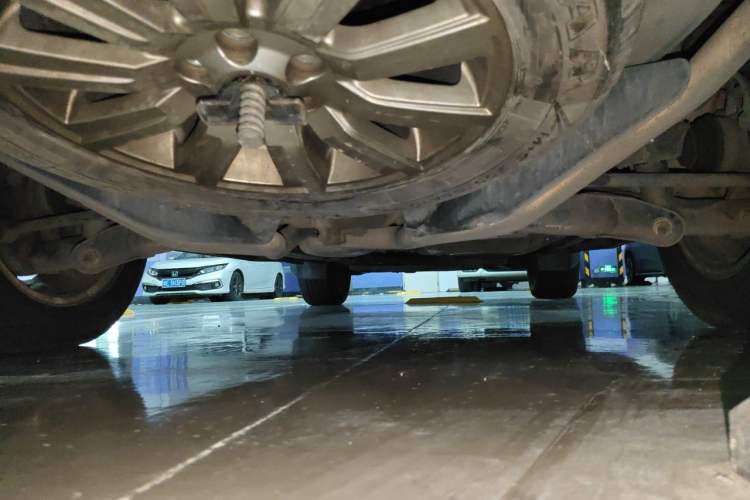 Used Land Rover Discovery 2012 3.0 SDV6 HSE Diesel Version Chassis Rear
