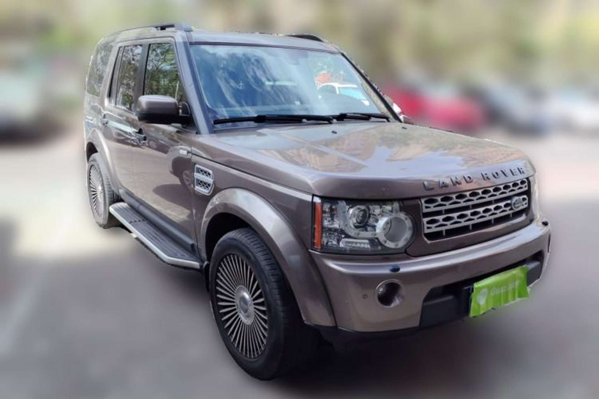 Used Land Rover Discovery  Front Right 45 Deg