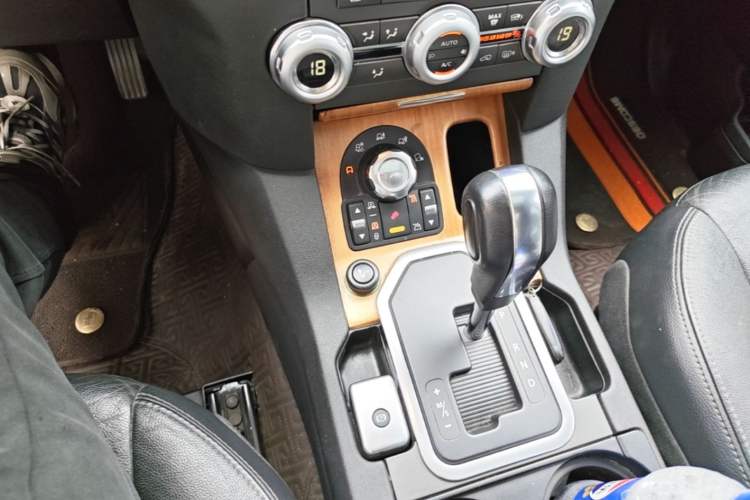 Used Land Rover Discovery 2012 5.0 V8 SE Gear Lever