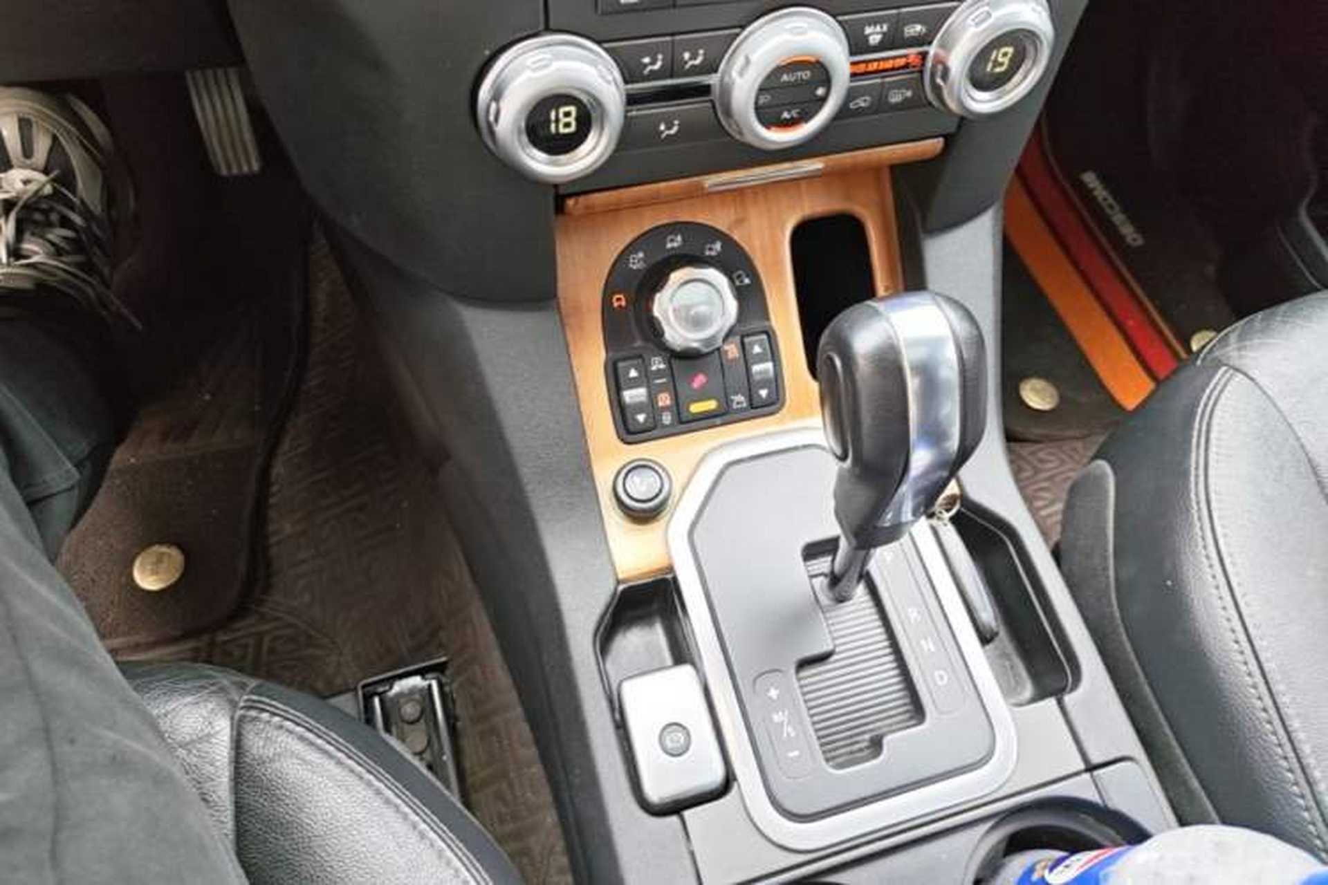 Used Land Rover Discovery 2012 5.0 V8 SE Gear Lever