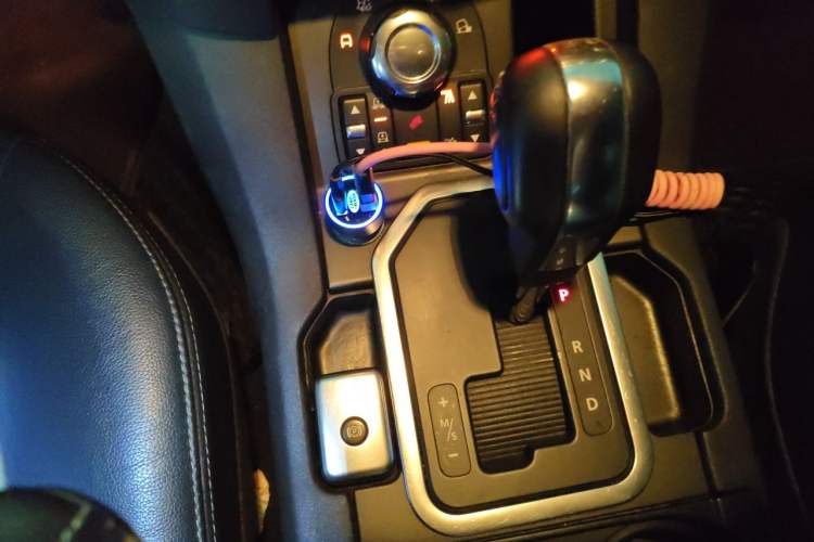 Used Land Rover Discovery 2012 3.0 SDV6 HSE Diesel Version Gear Lever