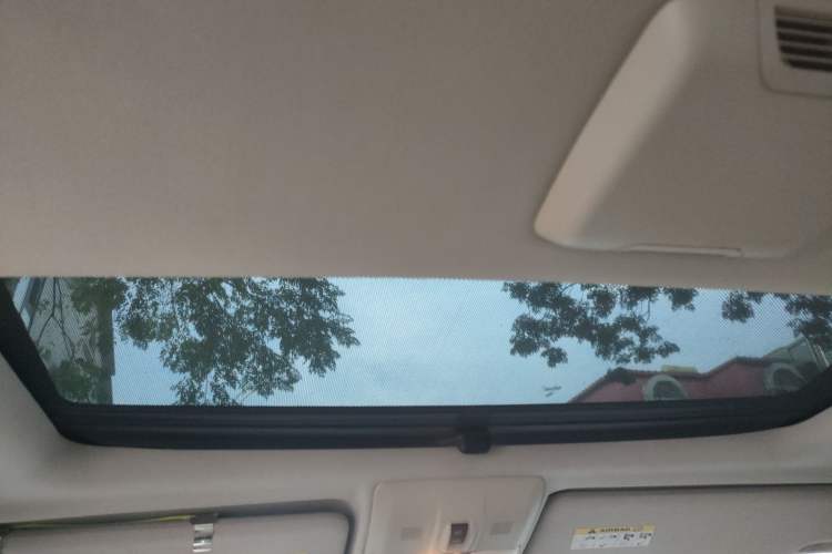 Used Land Rover Discovery 2012 3.0 SDV6 HSE Diesel Version Headliner