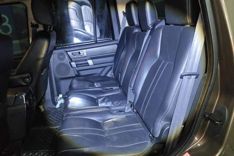 Used Land Rover Discovery 2012 3.0 SDV6 HSE Diesel Version Left Rear Seat