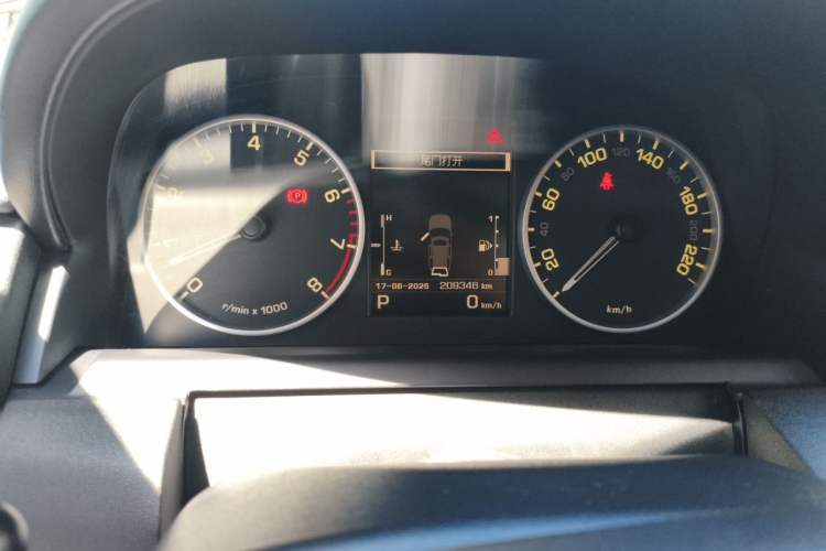 Used Land Rover Discovery 2012 5.0 V8 HSE Odometer Close Up