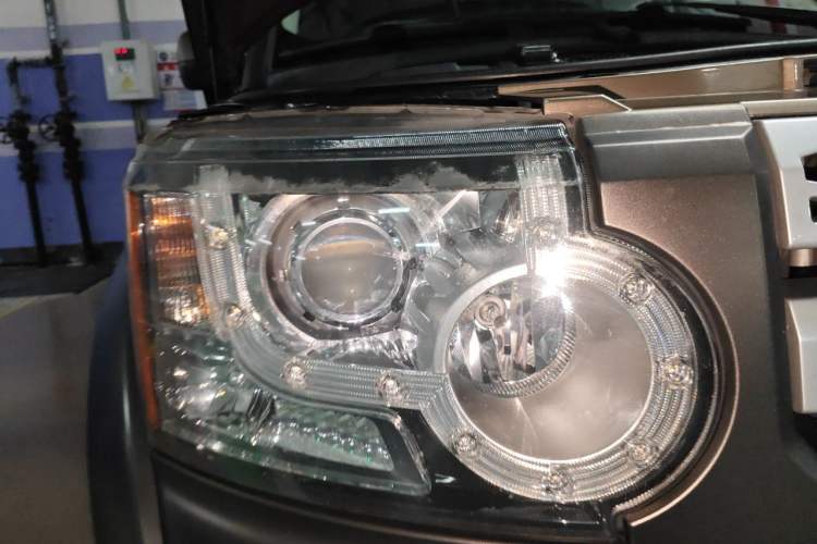 Used Land Rover Discovery 2012 3.0 SDV6 HSE Diesel Version Right Front Headlight