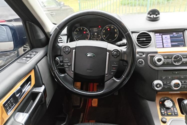 Used Land Rover Discovery 2012 5.0 V8 SE Steering Wheel