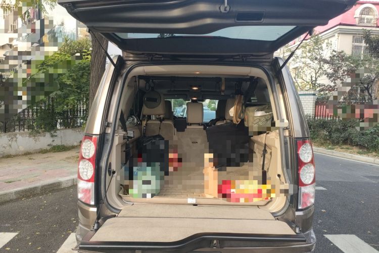 Used Land Rover Discovery 2012 3.0 SDV6 HSE Diesel Version Trunk