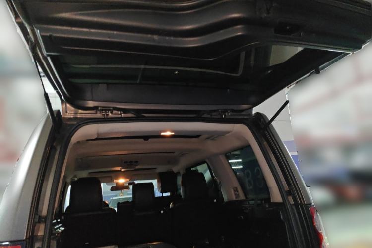 Used Land Rover Discovery 2012 3.0 SDV6 HSE Diesel Version Trunk
