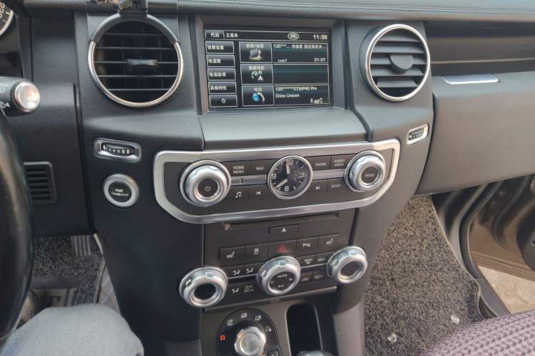 Used Land Rover Discovery 2012 5.0 V8 HSE Audio And AC Panel