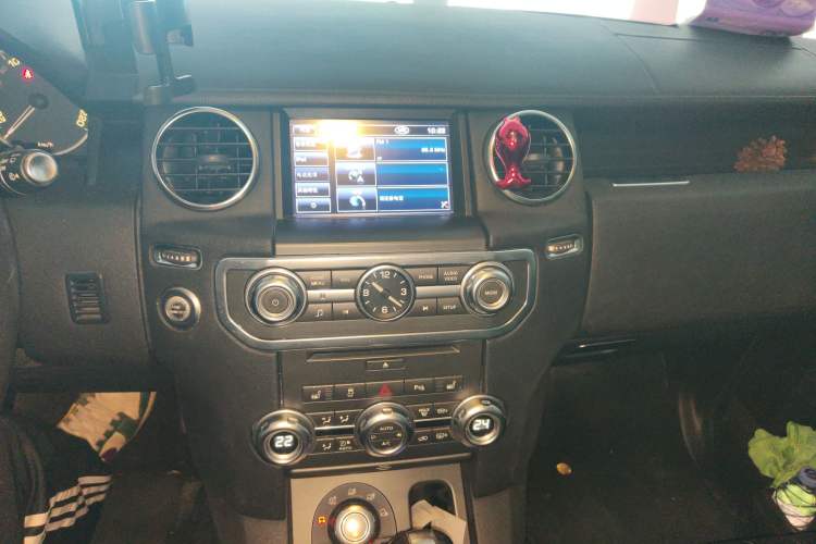 Used Land Rover Discovery 2012 3.0 SDV6 HSE Diesel Version Audio And AC Panel