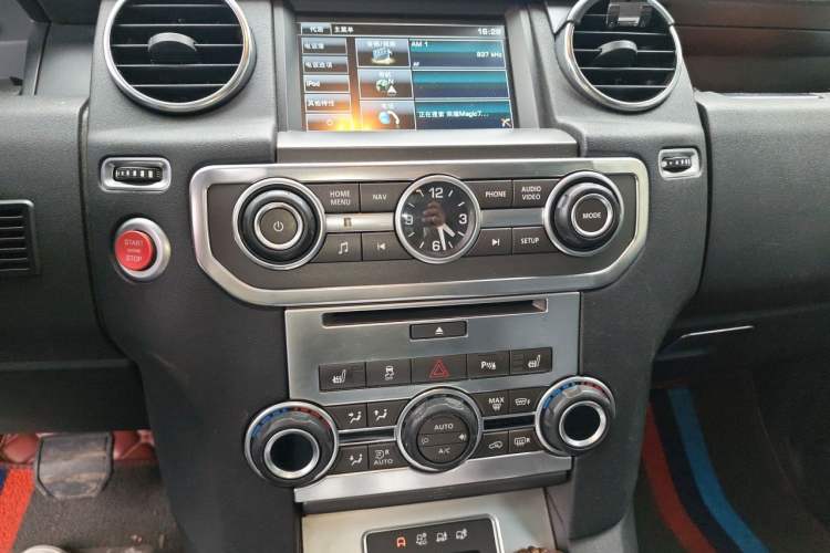 Used Land Rover Discovery 2012 3.0 SDV6 HSE Diesel Version Audio And AC Panel