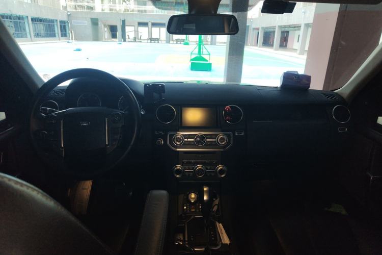 Used Land Rover Discovery 2012 3.0 SDV6 HSE Diesel Version Center Console