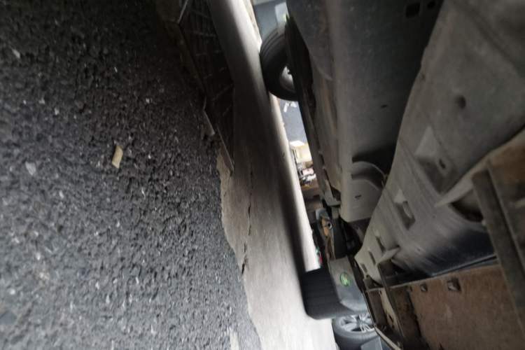 Used Land Rover Discovery 2012 3.0 SDV6 HSE Diesel Version Chassis Rear Right