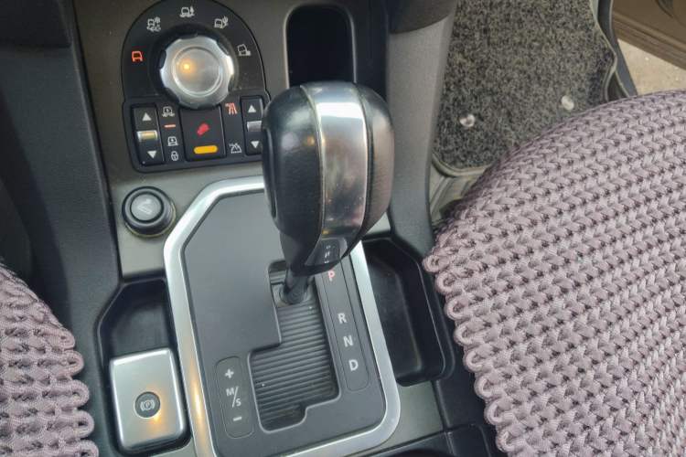 Used Land Rover Discovery 2012 5.0 V8 HSE Gear Lever