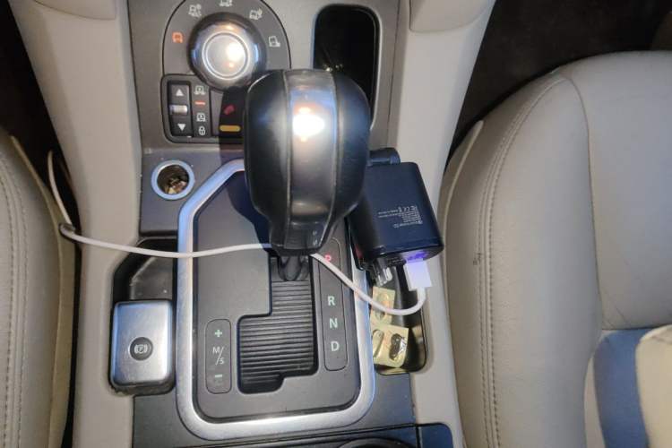 Used Land Rover Discovery 2012 3.0 SDV6 HSE Diesel Version Gear Lever