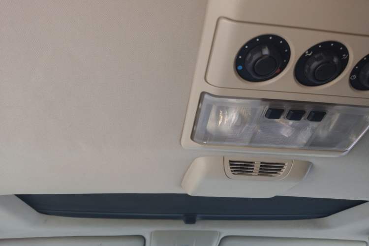 Used Land Rover Discovery 2012 5.0 V8 HSE Headliner