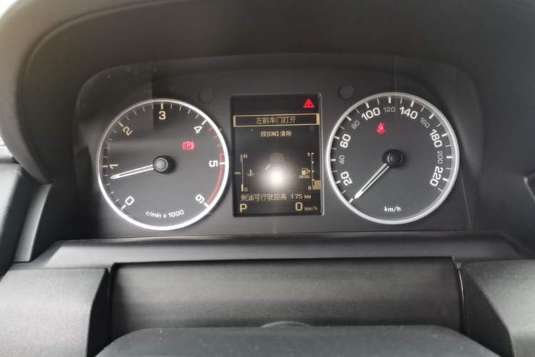 Used Land Rover Discovery 2012 3.0 SDV6 HSE Diesel Version Instrument Cluster