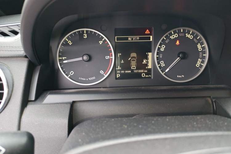 Used Land Rover Discovery 2012 3.0 SDV6 HSE Diesel Version Odometer Close Up