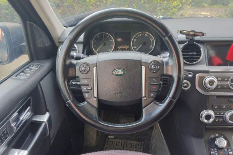 Used Land Rover Discovery 2012 5.0 V8 HSE Steering Wheel