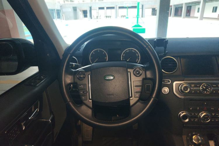 Used Land Rover Discovery 2012 3.0 SDV6 HSE Diesel Version Steering Wheel
