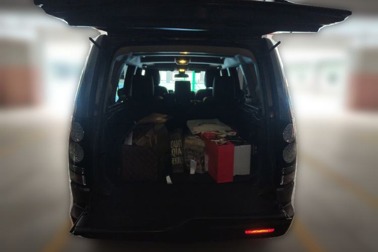 Used Land Rover Discovery 2012 3.0 SDV6 HSE Diesel Version Trunk