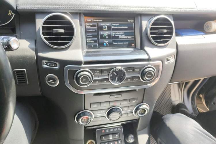 Used Land Rover Discovery  Audio And AC Panel