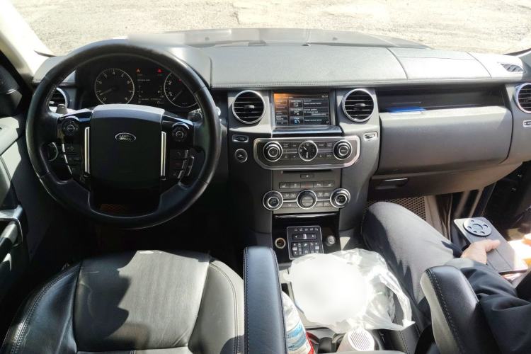 Used Land Rover Discovery  Center Console