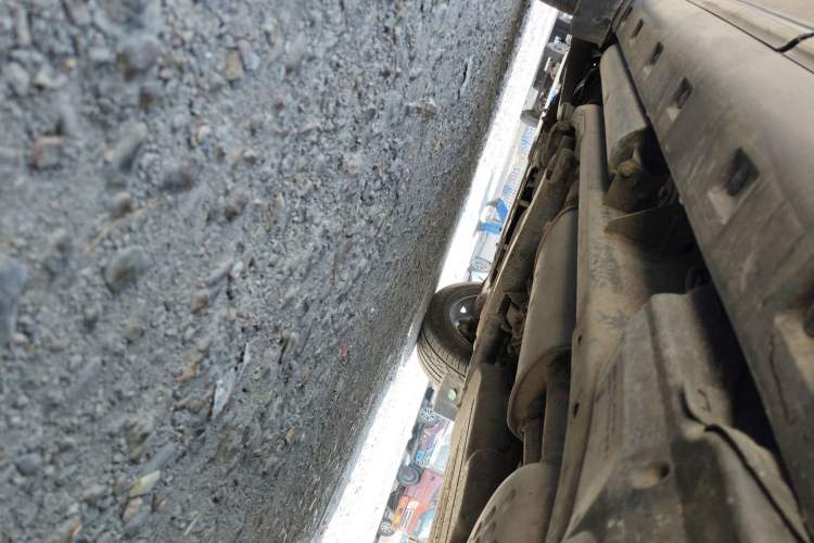 Used Land Rover Discovery  Chassis Rear Left