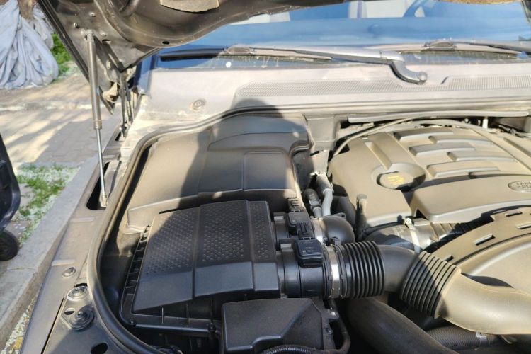 Used Land Rover Discovery 2012 3.0 SDV6 HSE Prestige Limited Edition Engine Bay Right