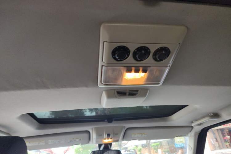 Used Land Rover Discovery 2012 3.0 SDV6 HSE Diesel Version Headliner